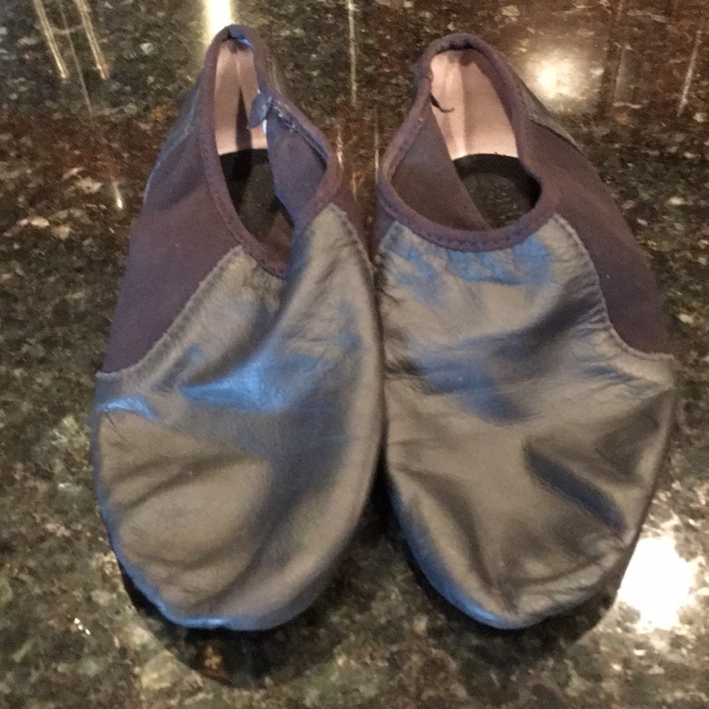 Girls jazz shoes for your little dancer💕